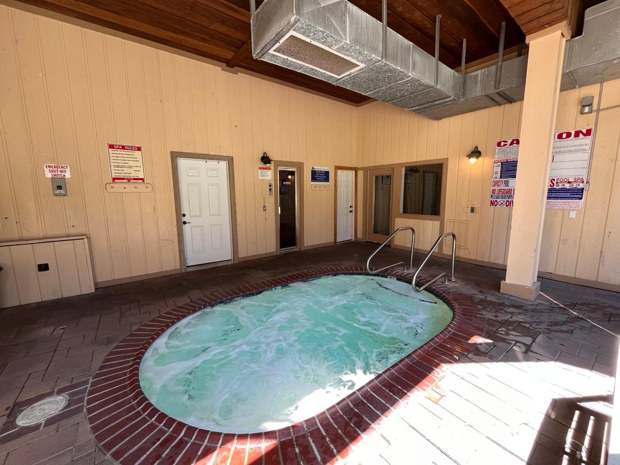 Tastefully Remodeled Condo At Mammoth Ski & Racquet Club, Hot Tub, Garage, 10 Min Walk To Ski Lifts Mammoth Lakes Kültér fotó