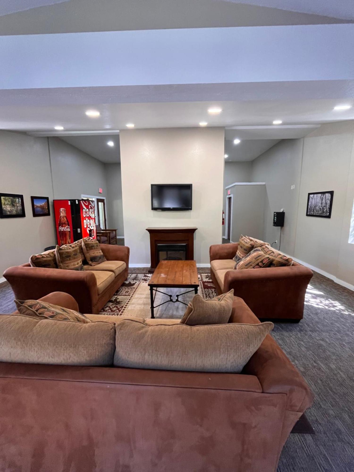 Tastefully Remodeled Condo At Mammoth Ski & Racquet Club, Hot Tub, Garage, 10 Min Walk To Ski Lifts Mammoth Lakes Kültér fotó