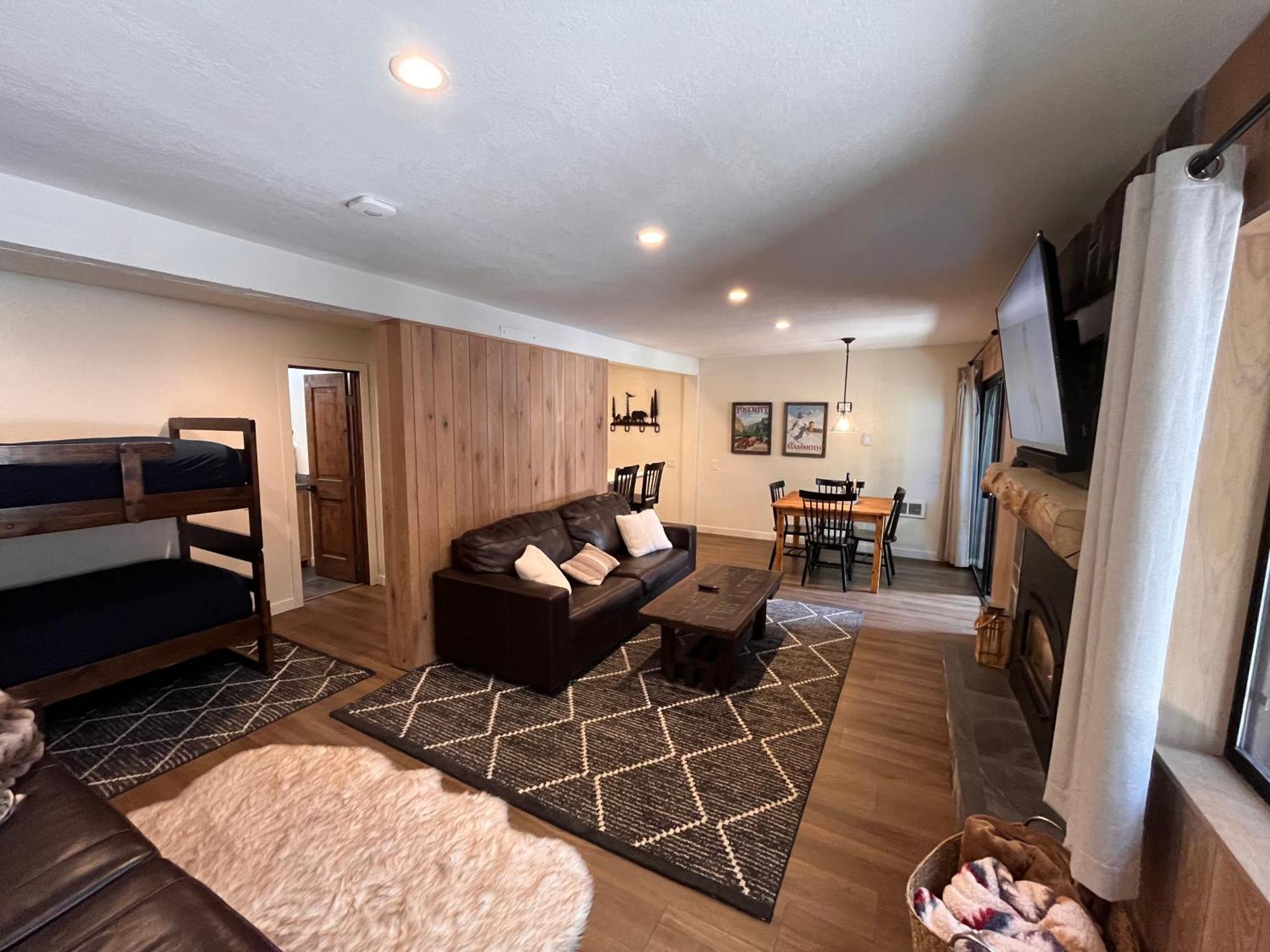 Tastefully Remodeled Condo At Mammoth Ski & Racquet Club, Hot Tub, Garage, 10 Min Walk To Ski Lifts Mammoth Lakes Kültér fotó