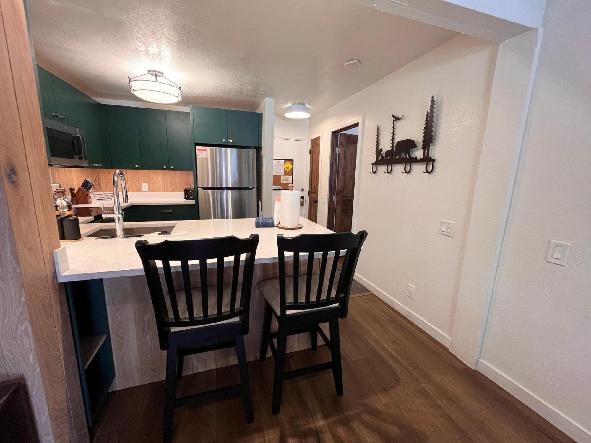 Tastefully Remodeled Condo At Mammoth Ski & Racquet Club, Hot Tub, Garage, 10 Min Walk To Ski Lifts Mammoth Lakes Kültér fotó