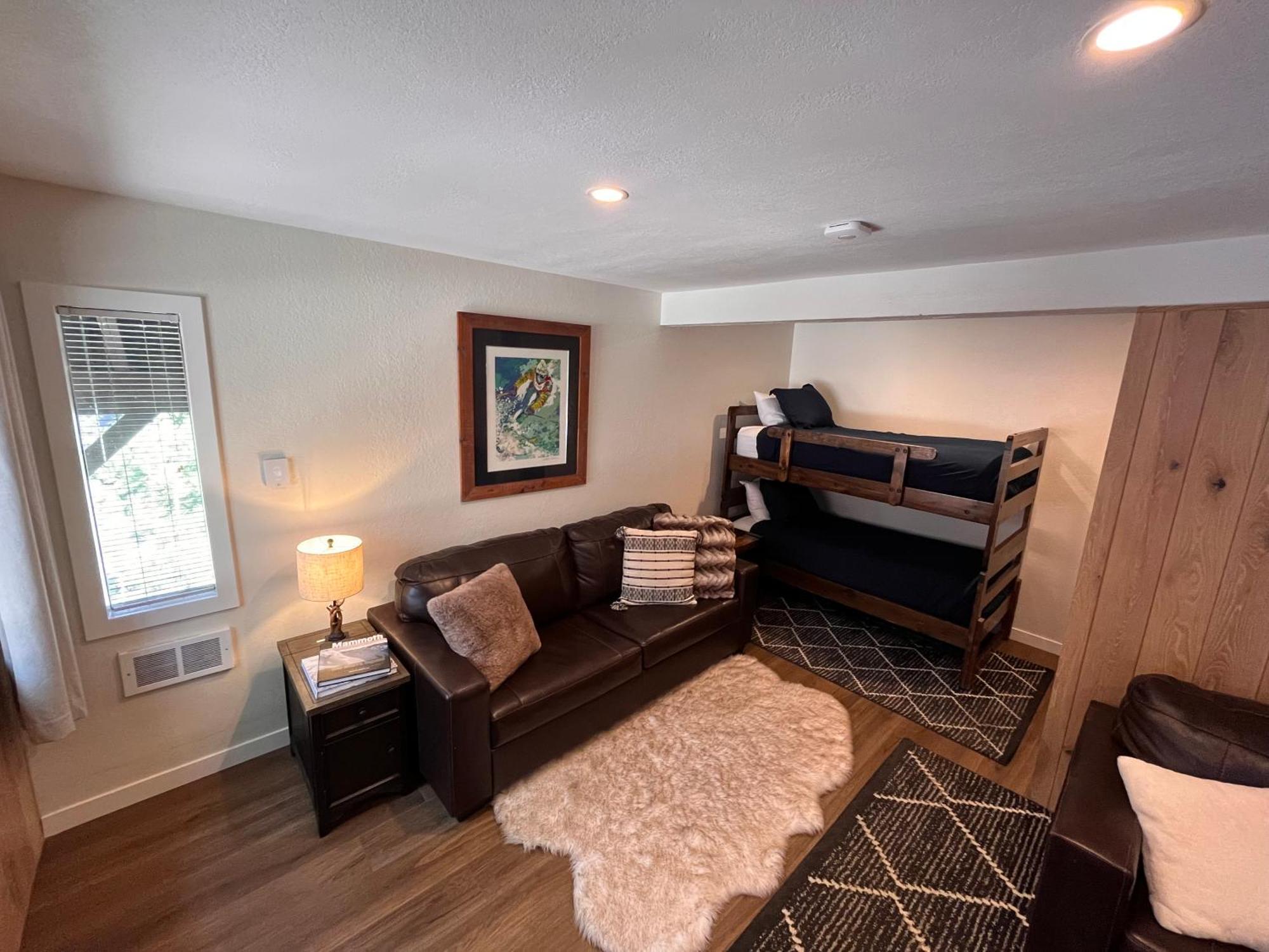 Tastefully Remodeled Condo At Mammoth Ski & Racquet Club, Hot Tub, Garage, 10 Min Walk To Ski Lifts Mammoth Lakes Kültér fotó