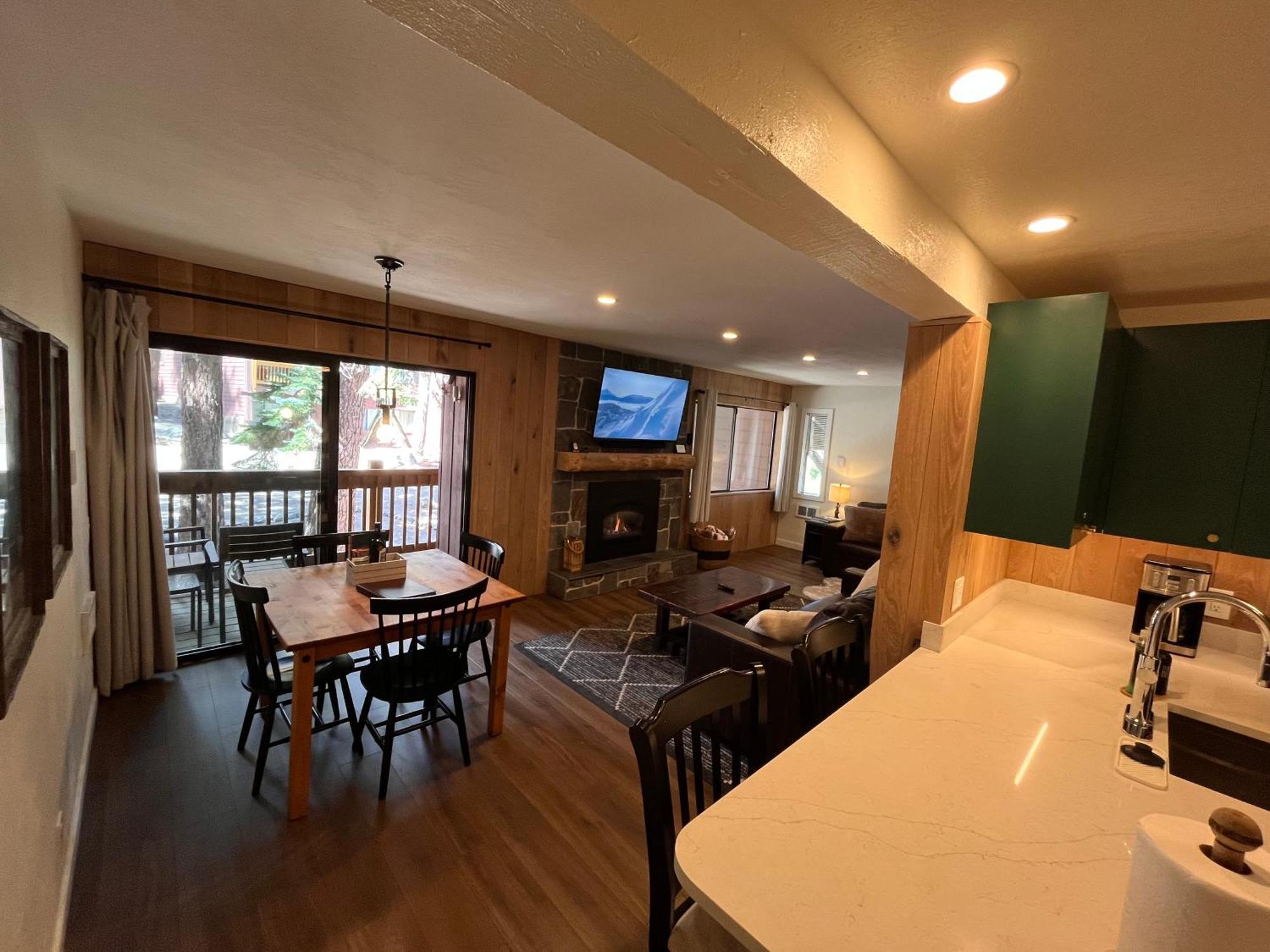Tastefully Remodeled Condo At Mammoth Ski & Racquet Club, Hot Tub, Garage, 10 Min Walk To Ski Lifts Mammoth Lakes Kültér fotó