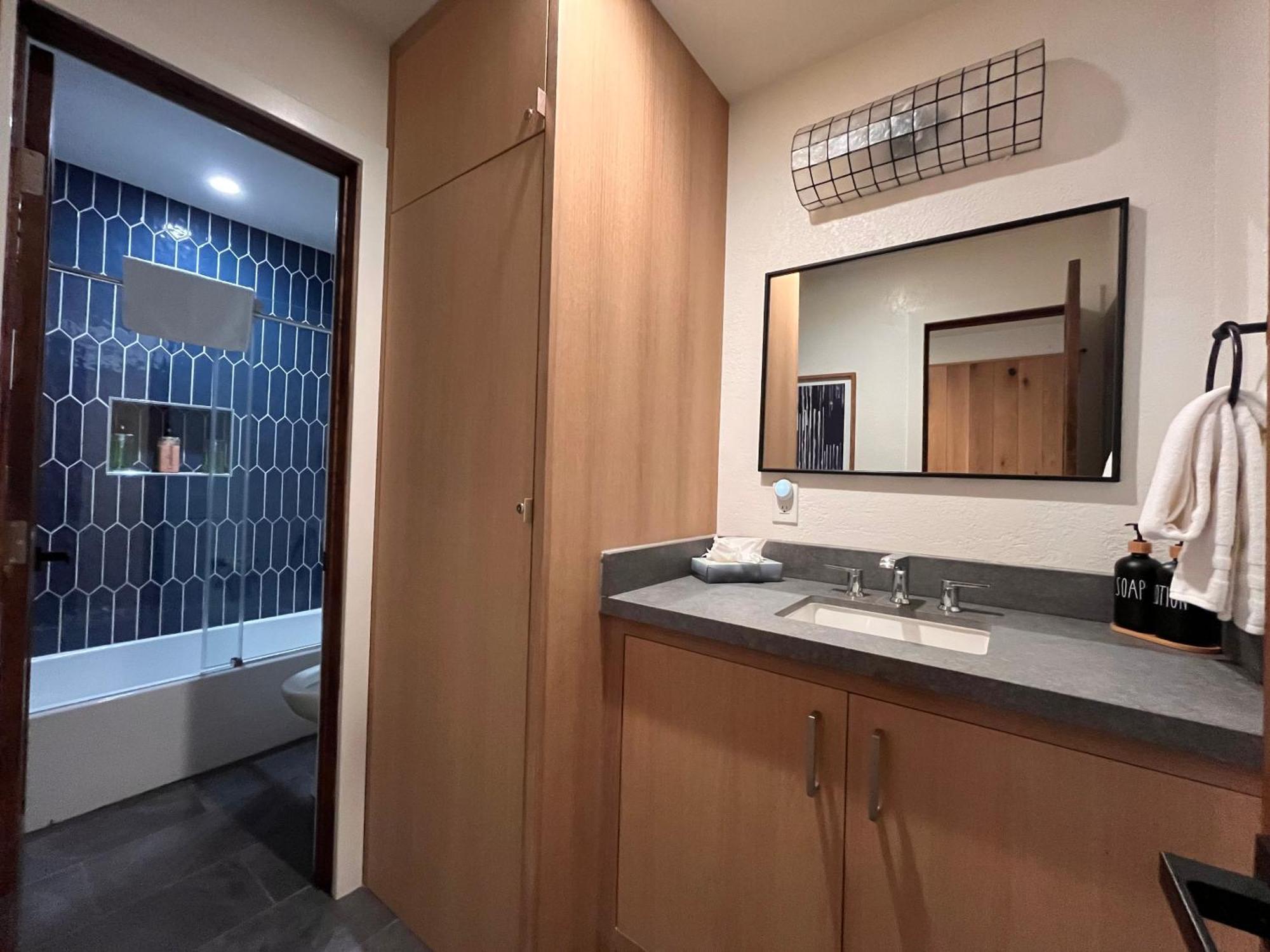 Tastefully Remodeled Condo At Mammoth Ski & Racquet Club, Hot Tub, Garage, 10 Min Walk To Ski Lifts Mammoth Lakes Kültér fotó
