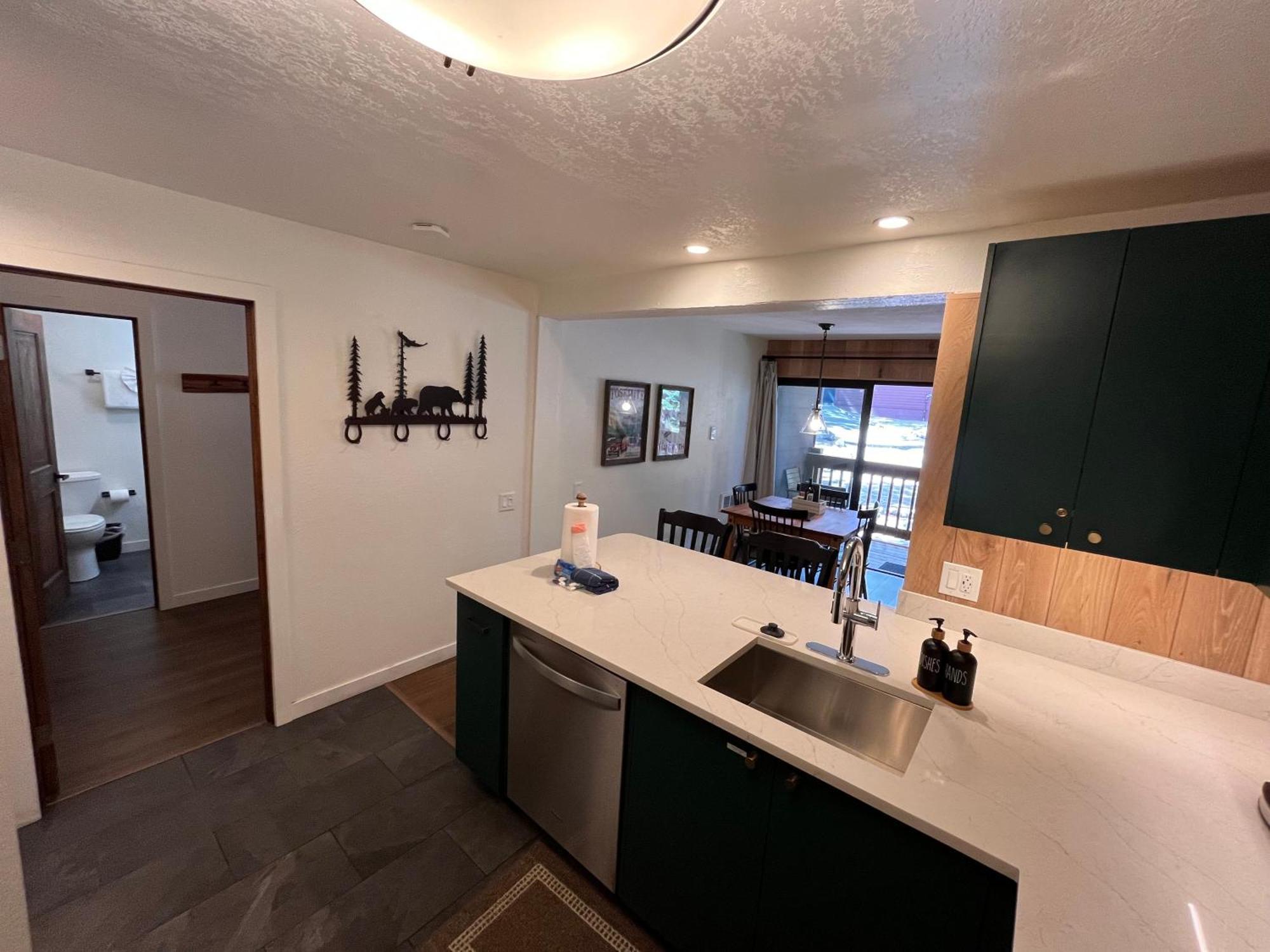Tastefully Remodeled Condo At Mammoth Ski & Racquet Club, Hot Tub, Garage, 10 Min Walk To Ski Lifts Mammoth Lakes Kültér fotó